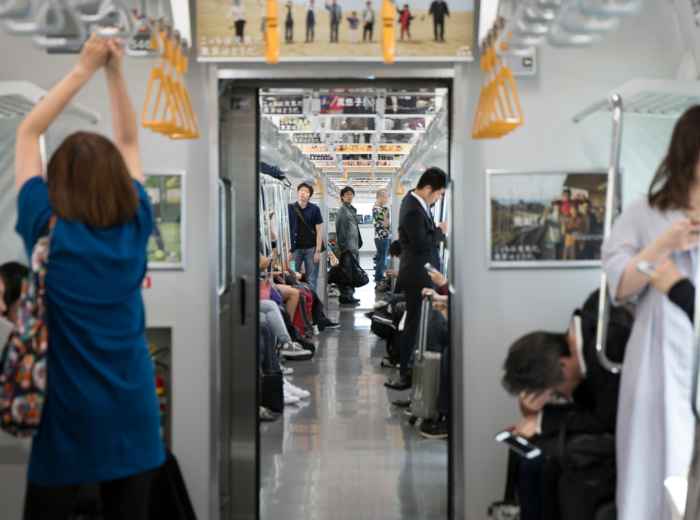 Navigating Tokyo by train. Photo by Ignacio Pereira: Pexels