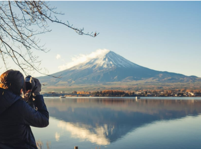 Gorgeous view at a lake.