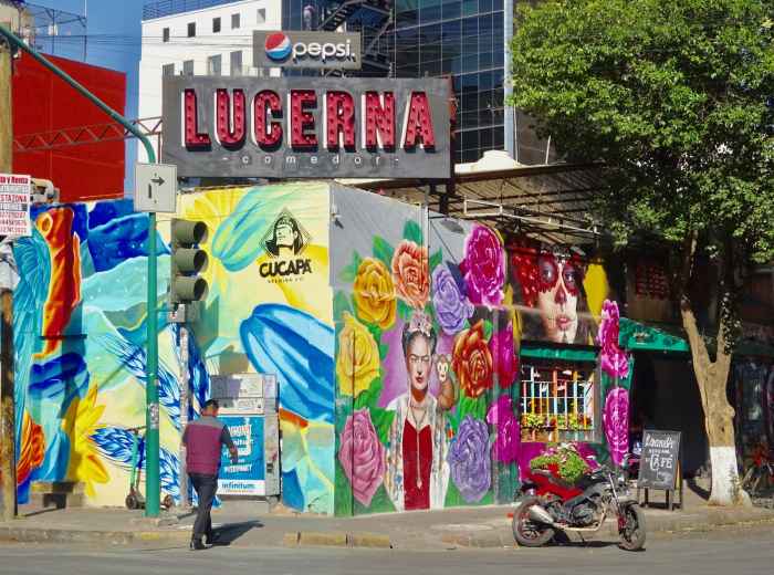 Lucerna Comedor Food Hall in Juarez