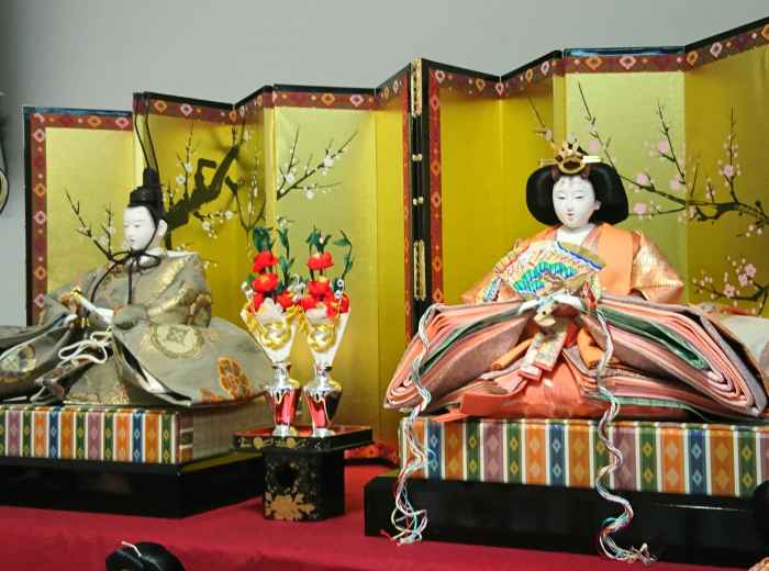 Traditional Japanese artifacts and cultural displays at the Osaka Museum Photo by keiko Tokuriki on Unsplash