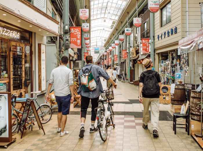 Seamless integration of visitor into local scene