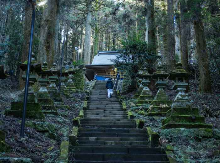 Scenic mountain temple in Wakayama with few visitors and natural forest setting Photo by Kouji Tsuru on Unsplash