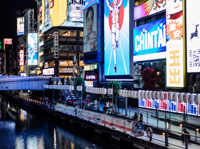  Early morning food stall preparation with vendors arranging ingredients