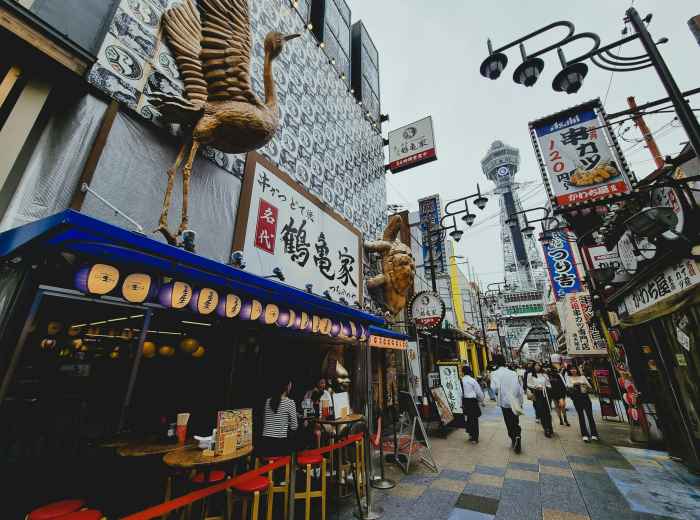 Street side cafes Photo by Francesco Albanese: Pexels