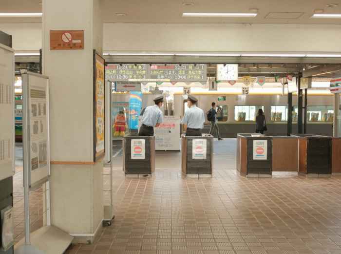 Modern airport food court at Kansai International Airport with various Japanese food stalls Photo by Mak on Unsplash