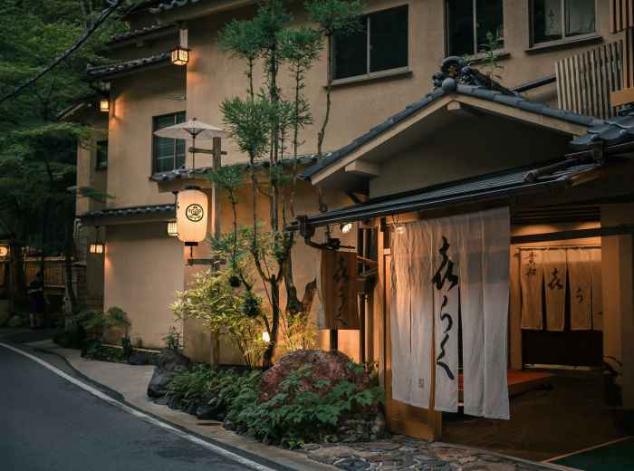 Simple capsule hotel in mountain area. Photo by Gavin Li on Unsplash