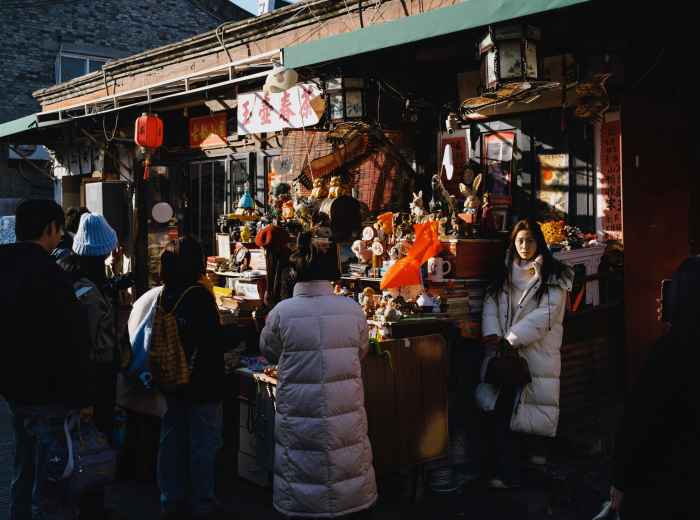Small neighborhood morning market with local vendors Photo by tommao wang on Unsplash