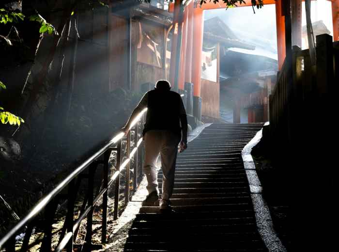 Couple wandering Gion in soft afternoon light Photo by Roberto Reposo on Unsplash
