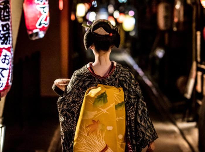 Geisha at night