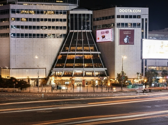 Doota Mall during late-night hours