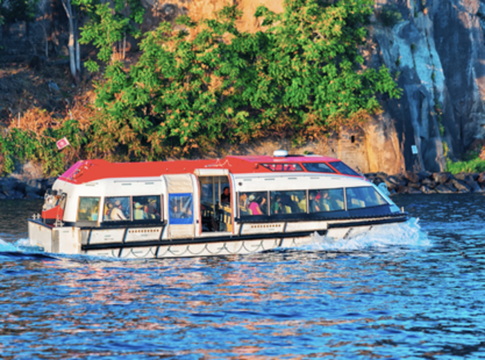 A crowded tourist boat in Marina Grande waters