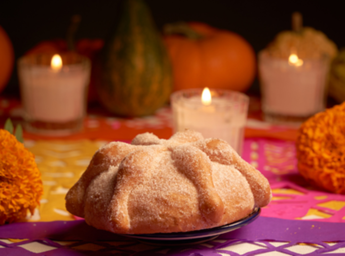 Pan de muerto altar