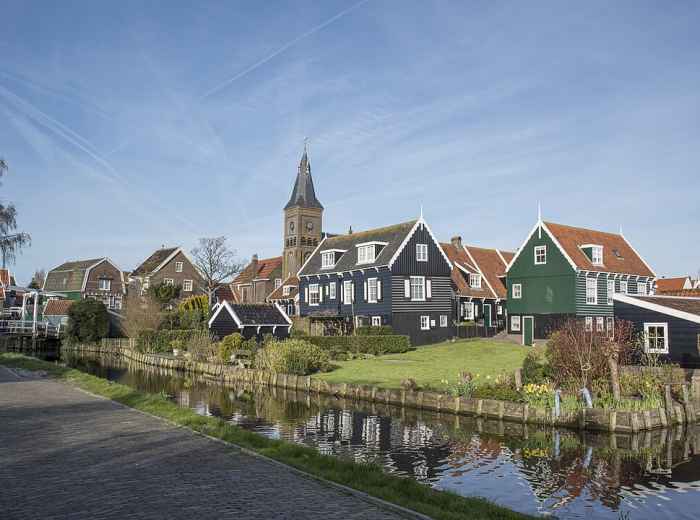 Houses in Marken. Photo by By Hnapel via Wikicommons