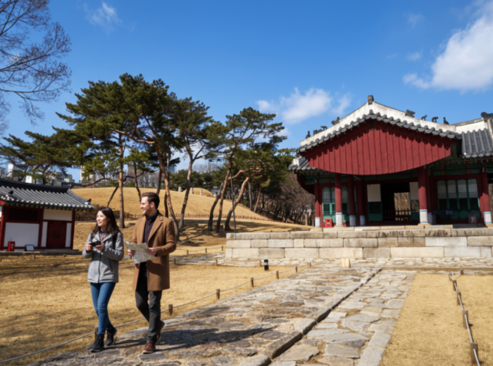 A calm day at the Seonjeongneung Royal Tombs