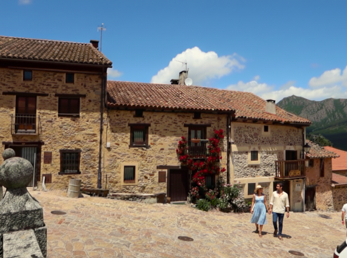 La Hiruela, a peaceful village surrounded by oak forests and mountain meadows