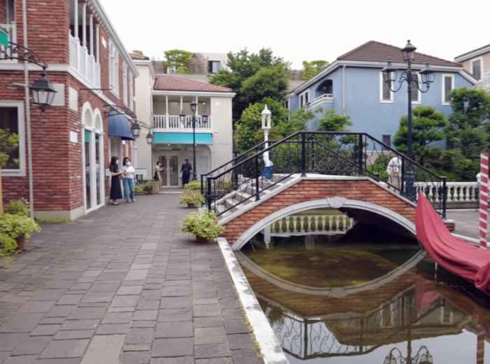 Walkway and canal near Trainchi Jiyugaoka, a quiet neighborhood spot in Tokyo