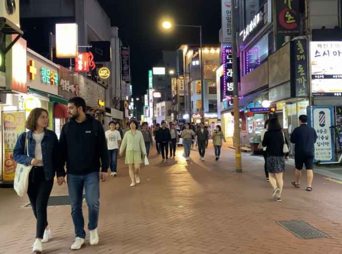 Daehak-ro theater district street at night in Seoul