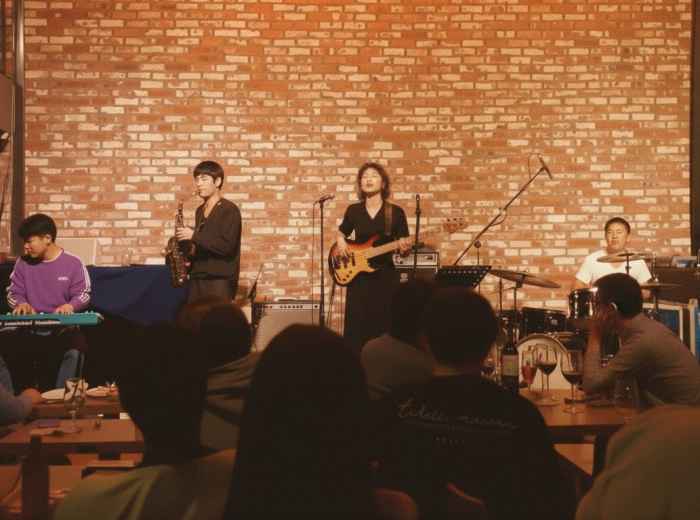 Live jazz set at All That Jazz in Itaewon, Seoul