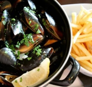 Moules Frites at Mer du Nord