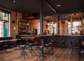 Drink London Dry Gin and Whiskey