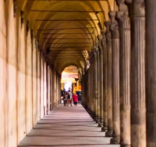 Stroll along the Porticoes