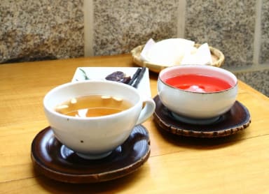 Enjoy Tea At Suyeon Sanbang Tea House