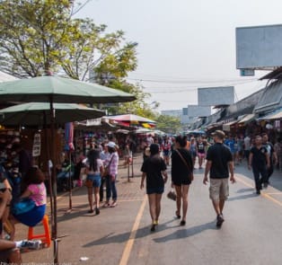 Weekend & night markets