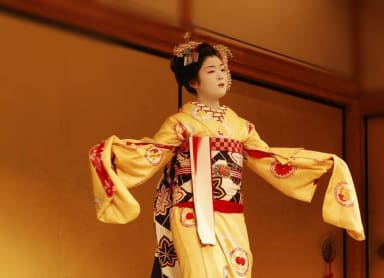 Watch Kabuki At Hakata-Za