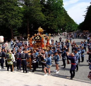 Experience the Hokkaido Shrine Festival