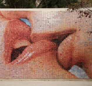 The Kissing Wall