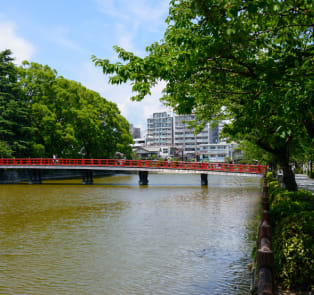 Bridge in Odawara over a lake