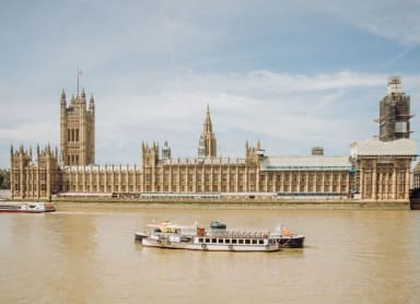 Walk from Tower Hill to Westminster