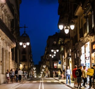 Enjoy live music in the Gothic Quarter