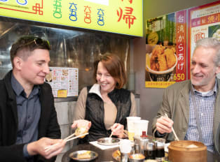 Tour Japans local food spots