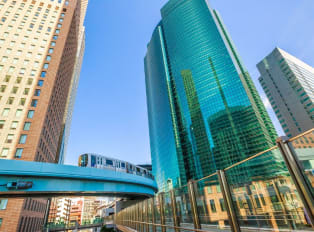 Shiodome adds to the charm of train watching.