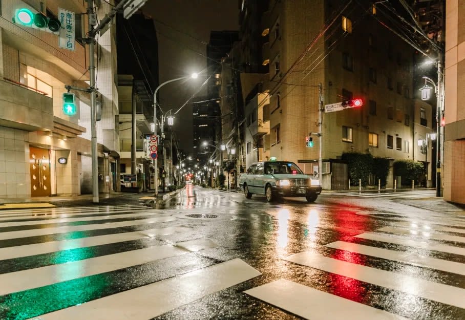 japanese taxi driving in the city