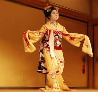 Watch Kabuki At Hakata-Za