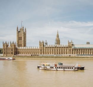 Walk from Tower Hill to Westminster
