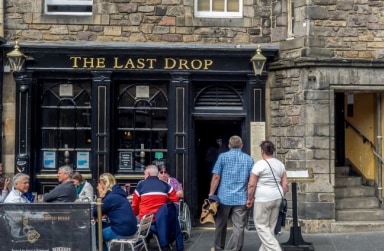 5 Bars To Drink Like A Local In Edinburgh