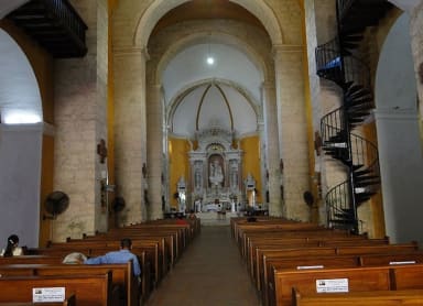 Admire Iglesia de Santo Domingo