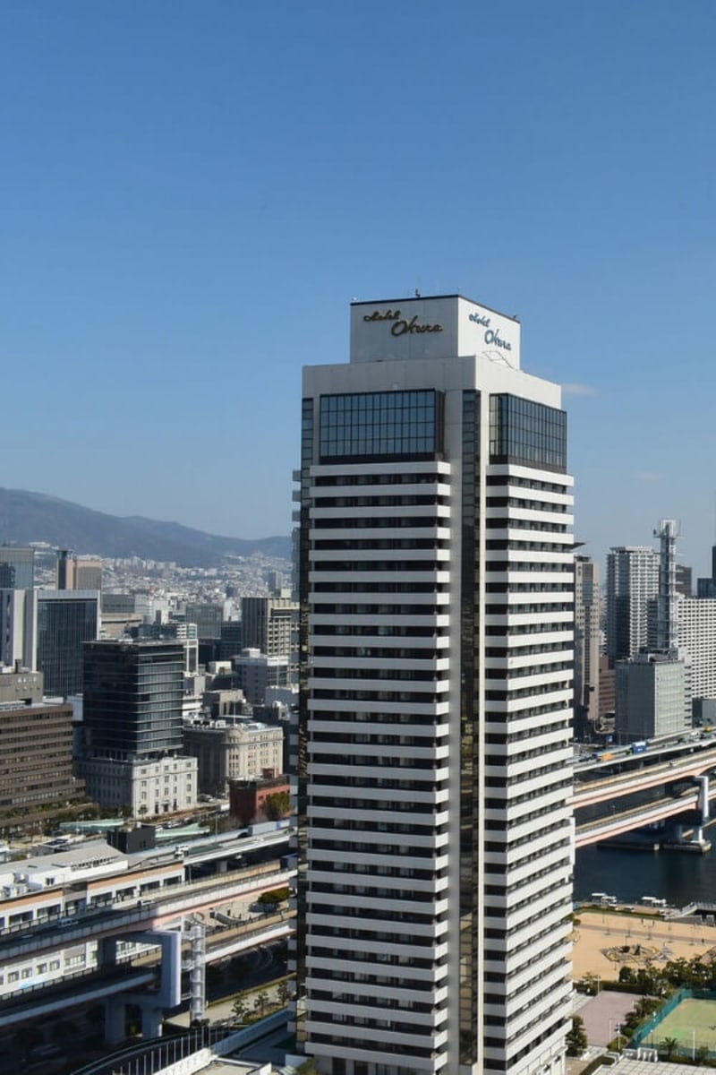 Is It Better To Stay In Kobe Or Osaka
