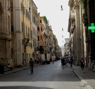 Window shop Villa del Corso