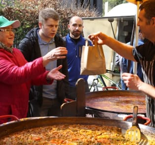 Eat An Amazing Paella
