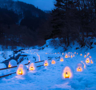 Candles lighting the path to the hot spring baths