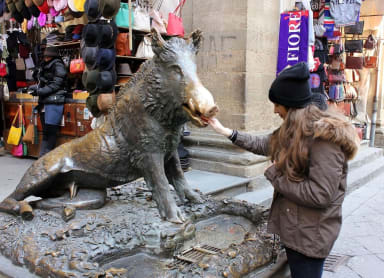 Rub the nose of the Porcellino
