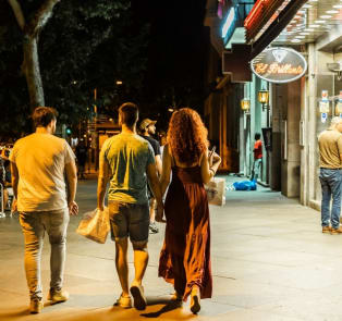 Walk through Central Madrid at night