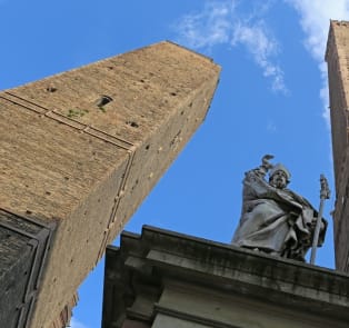 Climb the Torre Asinelli