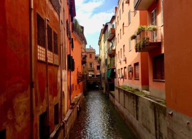 Peep Through the Via Piella