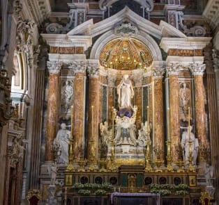 Discover the Gesu Nuovo Church