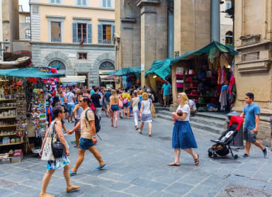Grab end-of-day bargains at Florence’s tourist markets